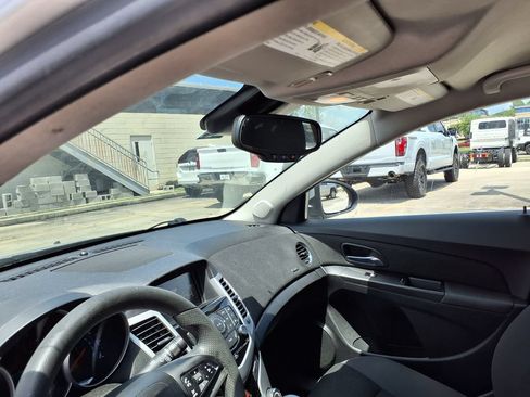 Used 2016 Chevrolet Cruze LT FWD image 26