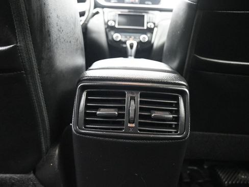 Used 2022 Nissan Rogue Sport SL w/ Premium Package image 35