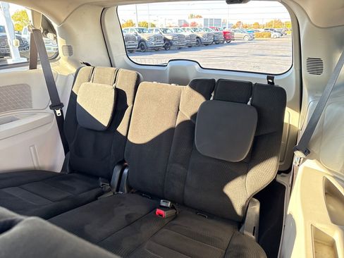Used 2019 Dodge Grand Caravan SE image 14