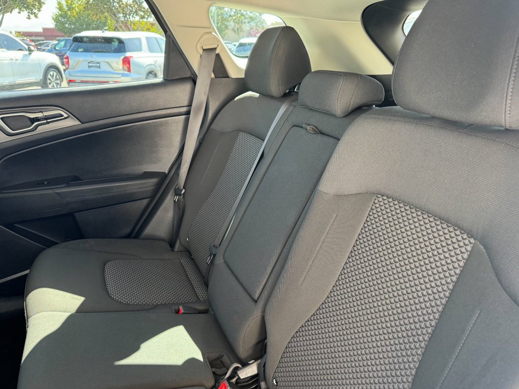 Used 2024 Kia Sportage LX FWD image 17