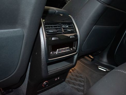 Used 2025 BMW X5 xDrive40i w/ M Sport Package AWD/4WD image 25