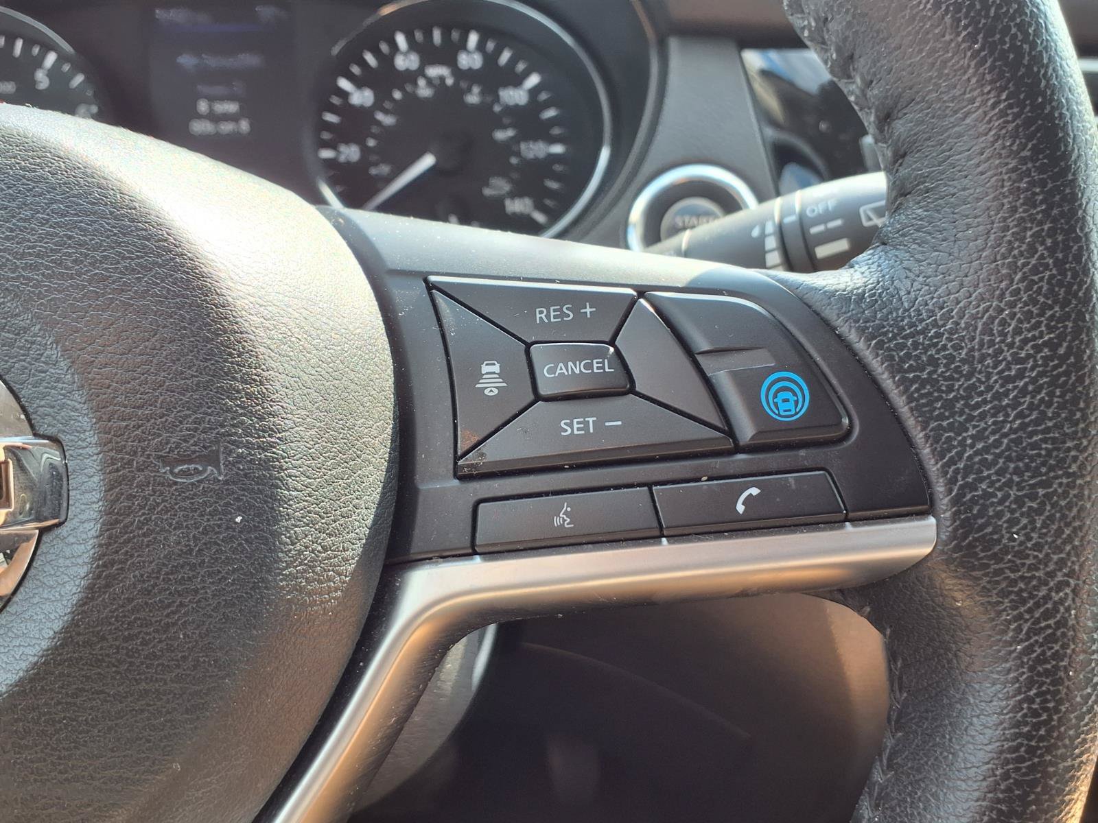 Used 2019 Nissan Rogue SL w/ Premium Package AWD/4WD image 17