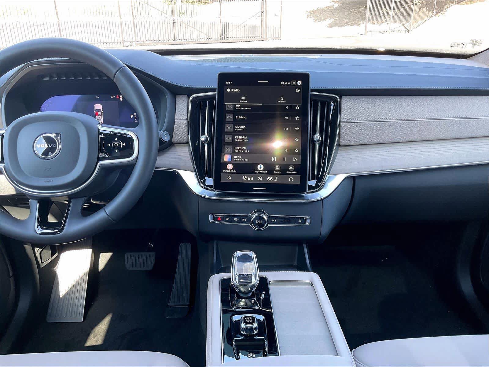 New 2027 Volvo XC90 B5 Core AWD/4WD image 9