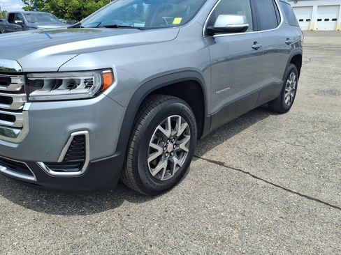 Used 2023 GMC Acadia SLE w/ Driver Convenience Package FWD image 4
