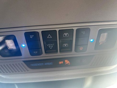 Used 2022 Ford Explorer XLT w/ Equipment Group 202A image 19