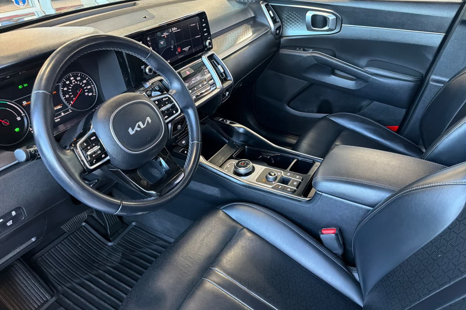 Used 2022 Kia Sorento EX w/ Panoramic Sunroof Package AWD/4WD image 13