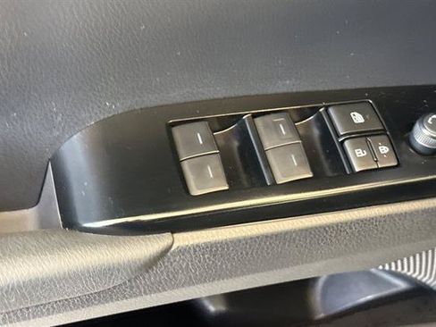 Used 2025 Toyota Camry SE w/ Convenience Package FWD image 11