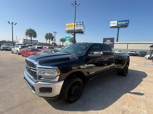 Used 2022 RAM 3500 Tradesman w/ Chrome Appearance Group image 8