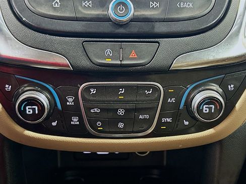 Used 2024 Chevrolet Equinox Premier FWD image 13
