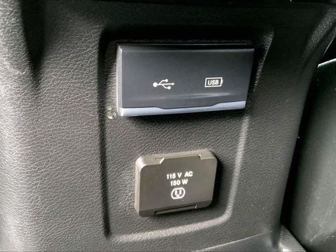 Used 2018 Jeep Wrangler Unlimited Sahara AWD/4WD image 35
