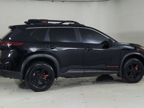 Certified 2025 Nissan Rogue SV image 7