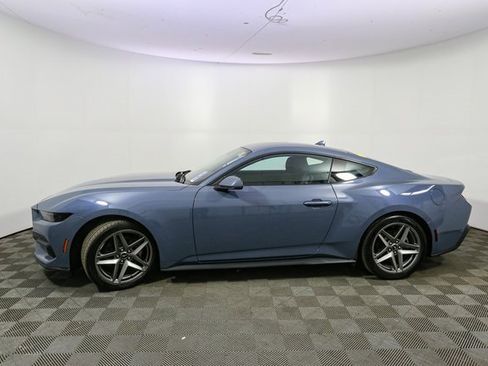 Used 2025 Ford Mustang Coupe image 7