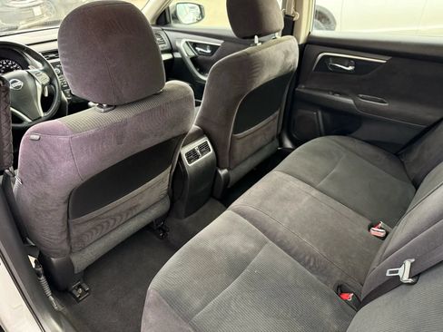 Used 2013 Nissan Altima 3.5 SV w/ Navigation Pkg FWD image 14