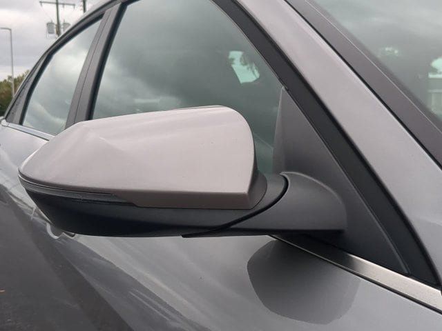 Used 2025 Hyundai Elantra Limited FWD image 11