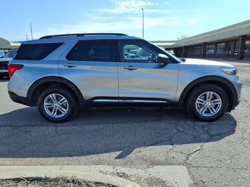 Used 2024 Ford Explorer XLT w/ Equipment Group 202A AWD/4WD image 6