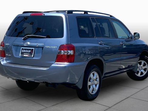 Used 2005 Toyota Highlander 4WD V6 w/ Preferred Pkg image 12