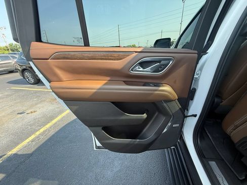 Used 2021 Chevrolet Tahoe High Country w/ Premium Package AWD/4WD image 20