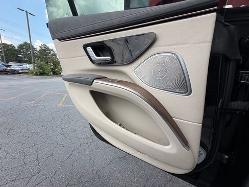 Used 2022 Mercedes-Benz EQS 580 4MATIC Sedan image 26