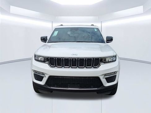 Used 2023 Jeep Grand Cherokee Limited w/ Luxury Tech Group II AWD/4WD image 10