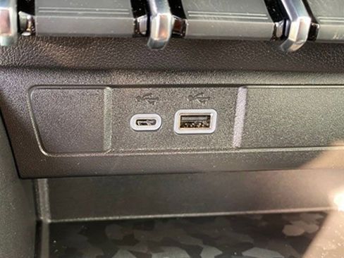 New 2025 GMC Canyon Elevation w/ Convenience Package image 12