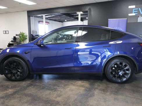 Used 2023 Tesla Model Y Long Range AWD/4WD image 12