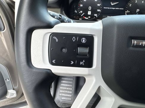 Certified 2025 Land Rover Defender 110 S AWD/4WD image 31