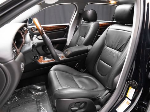Used 2005 Jaguar XJ8 RWD image 45