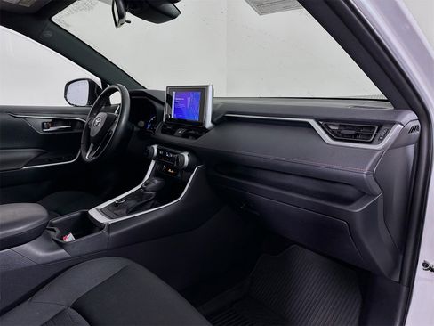 Certified 2024 Toyota RAV4 SE image 30