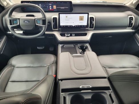 Certified 2025 Ford Expedition Active image 14