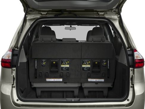 Certified 2017 Toyota Sienna L image 13