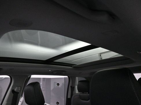 Used 2023 Jeep Grand Cherokee Limited w/ Luxury Tech Group II image 29