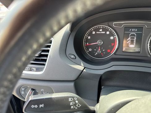 Used 2018 Audi Q3 2.0T Premium image 37