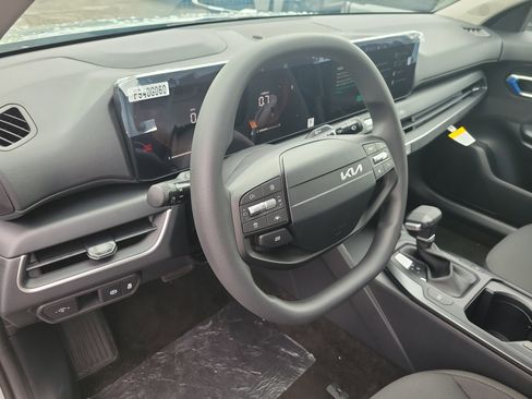 New 2026 Kia K4 LXS FWD image 18