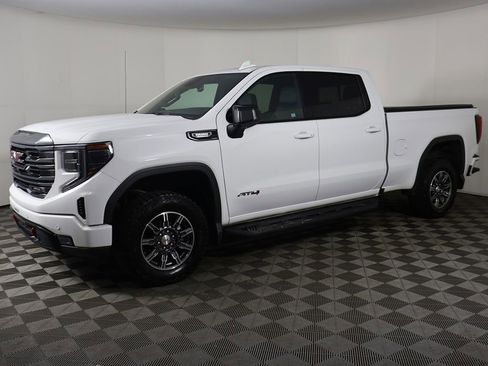 Used 2024 GMC Sierra 1500 AT4 w/ AT4 Preferred Package AWD/4WD image 18