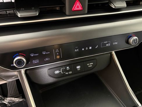 New 2026 Kia Carnival FWD image 28