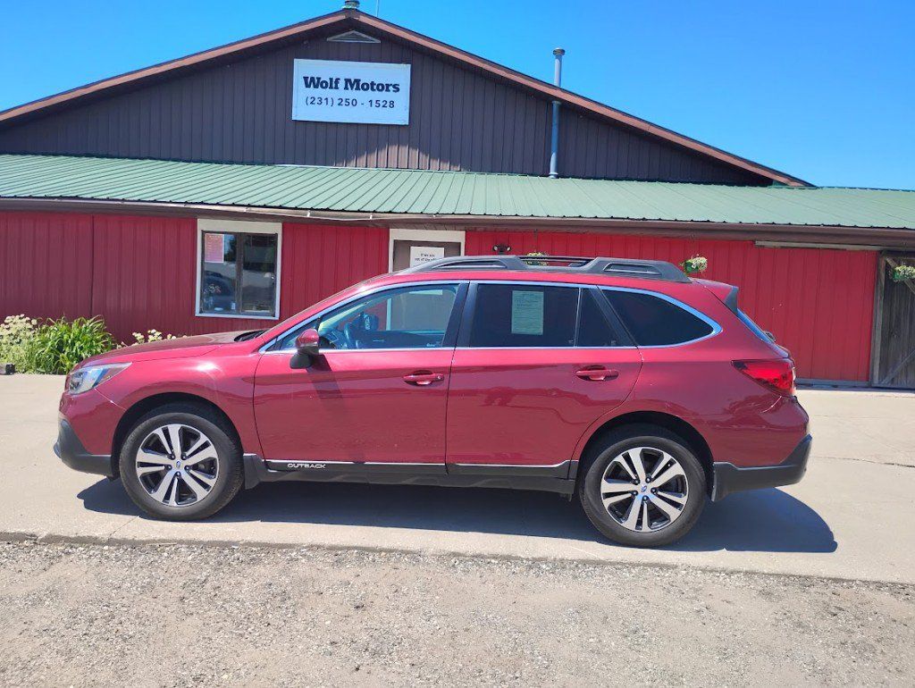 Used 2018 Subaru Outback 2.5i Limited AWD/4WD image 1