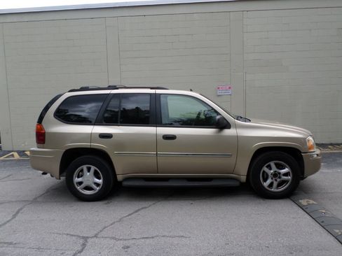 Used 2007 GMC Envoy SLE RWD image 2