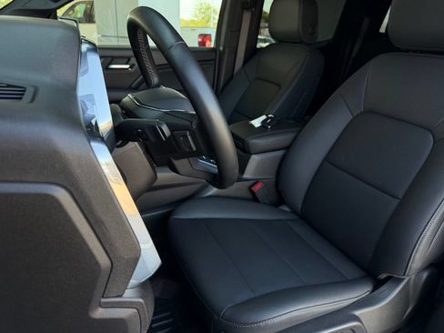 Used 2025 GMC Canyon Elevation w/ Convenience Package RWD image 13