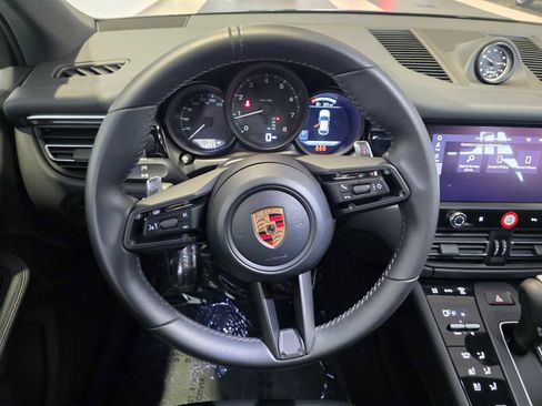 Used 2024 Porsche Macan AWD/4WD image 22