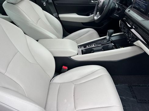 Certified 2025 Honda Accord Touring image 31