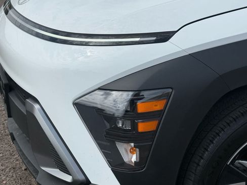 Used 2024 Hyundai Kona SEL AWD/4WD image 8