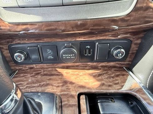 Used 2019 Nissan Armada Platinum AWD/4WD image 14