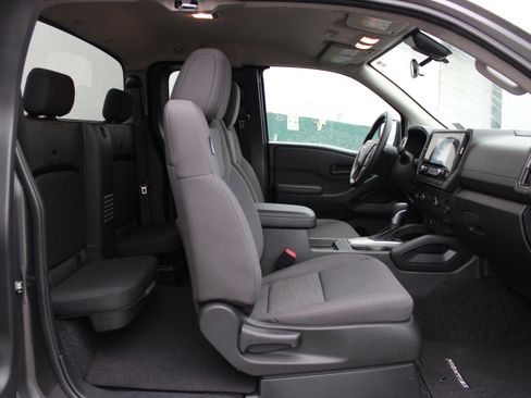 Certified 2025 Nissan Frontier S image 12