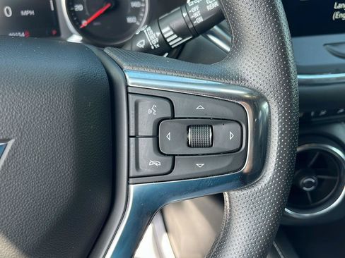 Used 2025 Chevrolet Blazer LT FWD image 11