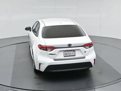 Used 2025 Toyota Corolla LE image 42