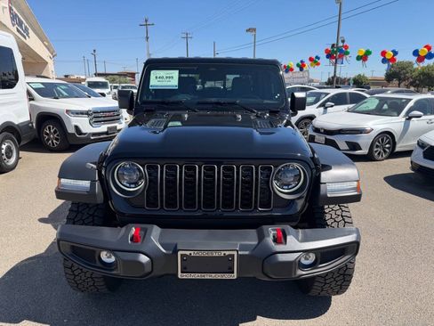 Used 2026 Jeep Gladiator Rubicon AWD/4WD image 3