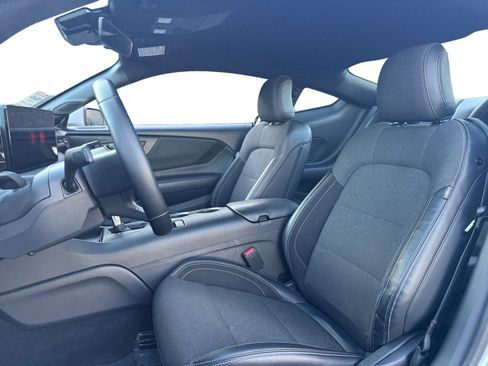 Used 2024 Ford Mustang Coupe image 8