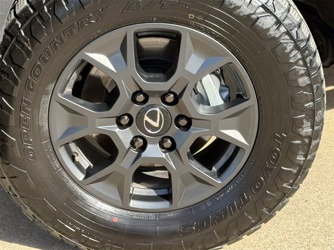 Used 2026 Lexus GX 550 image 9