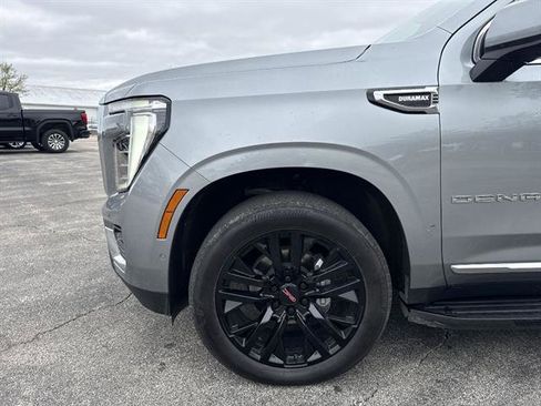 Used 2025 GMC Yukon XL Denali w/ Advanced Technology Package AWD/4WD image 47