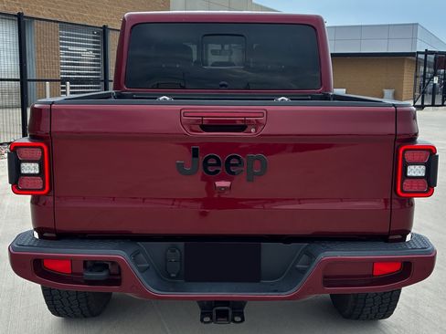 Used 2021 Jeep Gladiator Overland AWD/4WD image 6